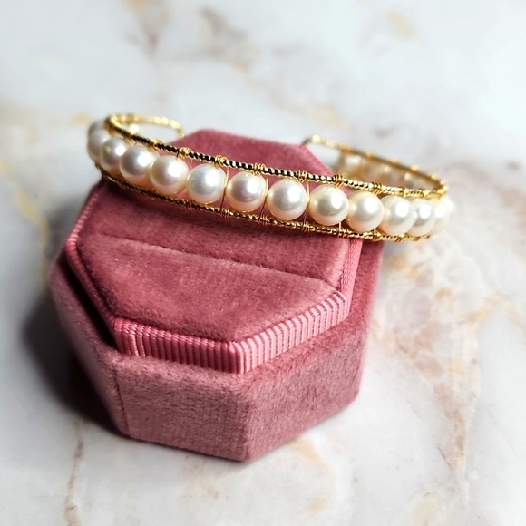 Jewelry - Freshwater pearl bangle bracelet gold plated
